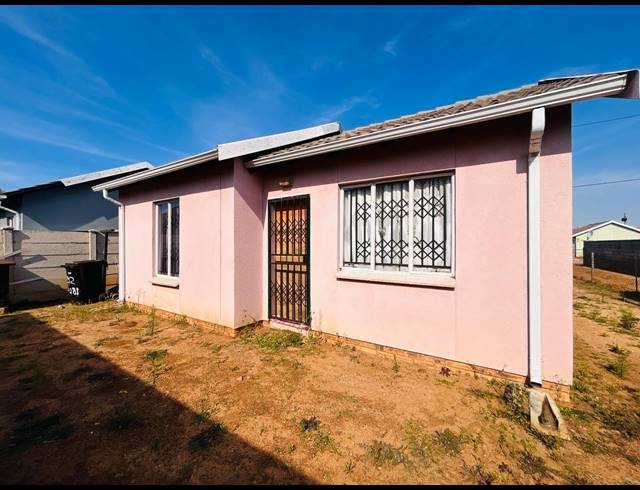 2 BEDROOM HOUSE FOR SALE IN SAVANNA CITY